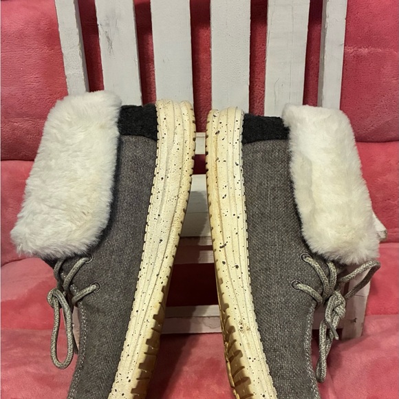 Cozy Gray Hey Dudes Size 9 - Picture 3 of 4